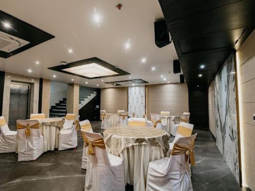Hotel Emerald Inn Bhopal Eksteriør billede